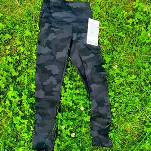 NWT Lululemon Wunder Under Luxtreme Leggings 2